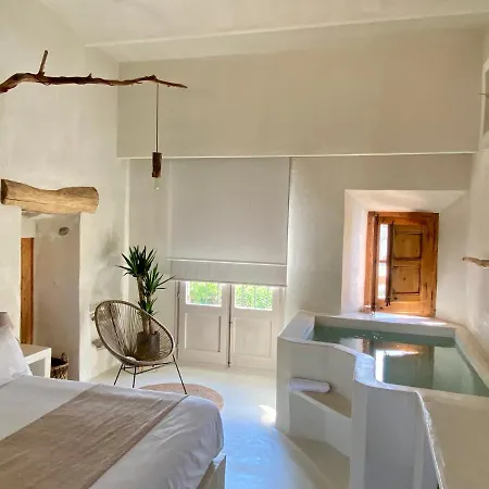 Massana Farm stay Pau